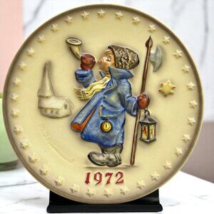 Hummel 1972 Annual 7.5" Plate "Hear Ye Hear Ye" M.J. Hummel Germany